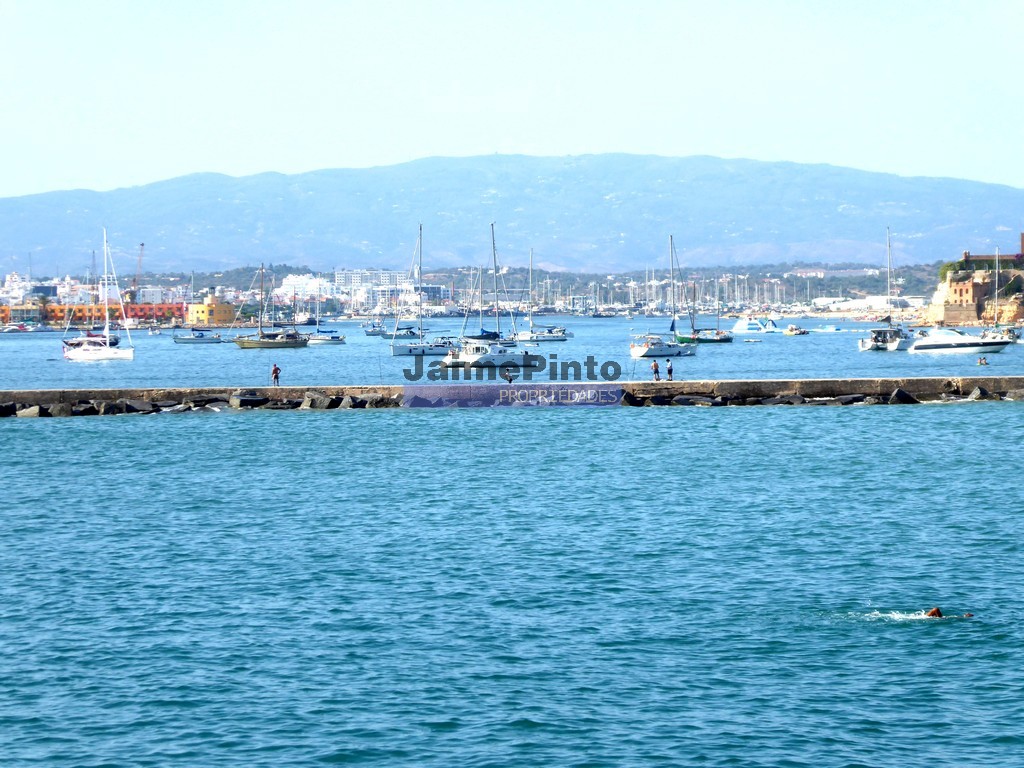 Terreno p/ contr. altura