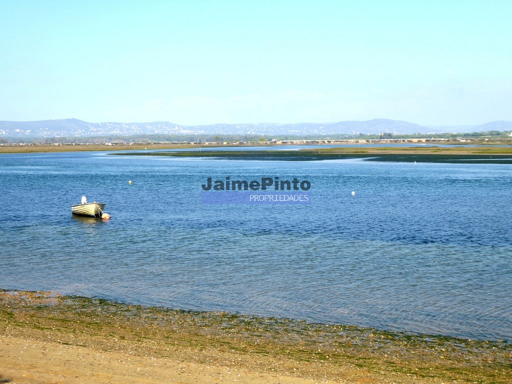 Terreno p/ contr. altura